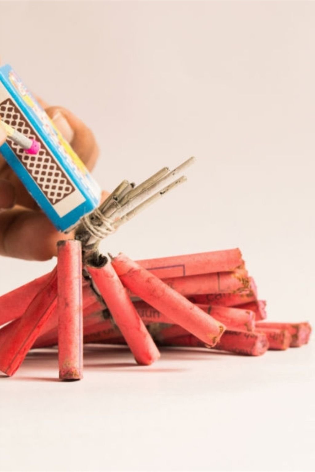 Paranjoithi Crackers
